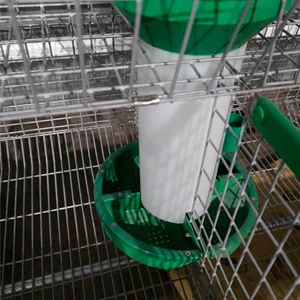 Кол менен азыктандырылган коён жем салгыч - астыңкы жагы